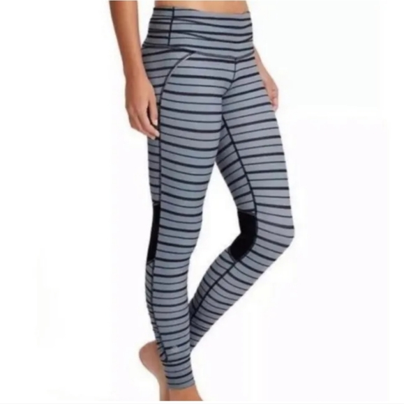 Athleta Pants - Athleta Relay M stripped skinny leggings